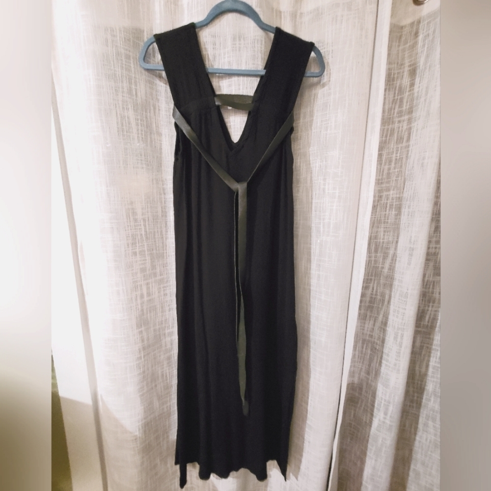 La Troupe black dress